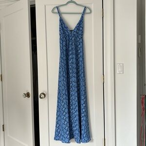 L’AGENCE BLUE MAXI SNAKE PRINT DRESS. SIZE S/P.